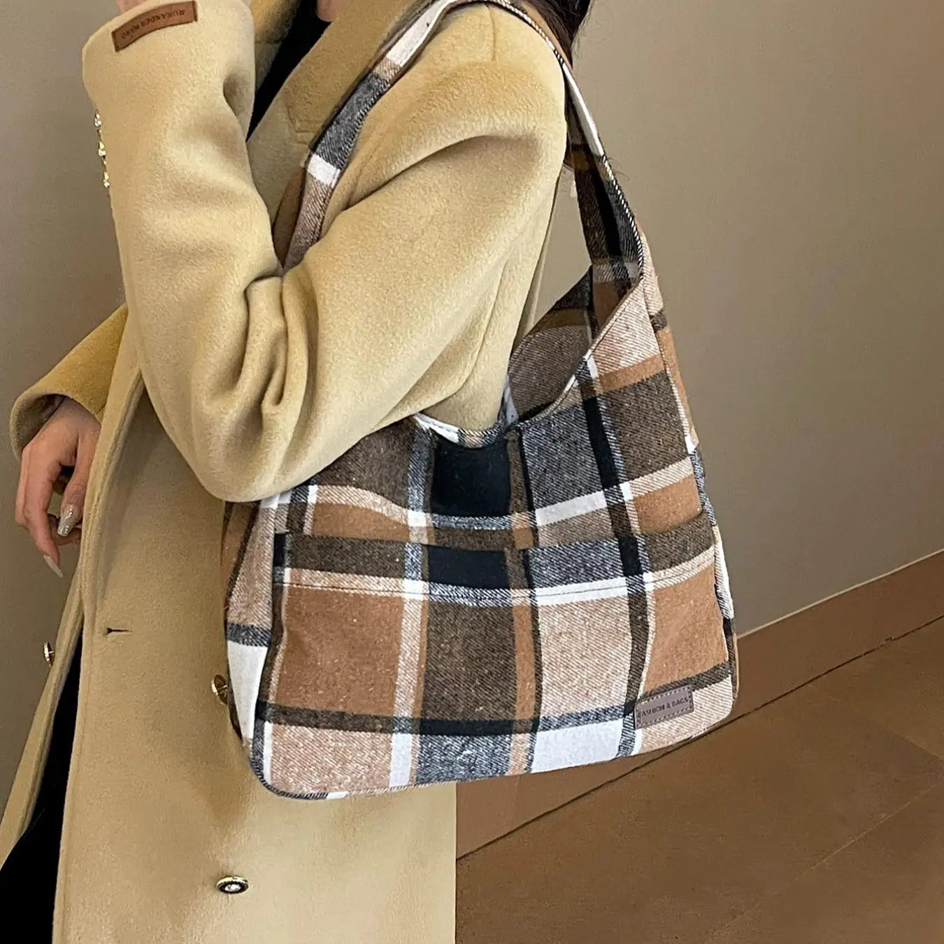 Summer 2024 Trendy Solid Color Large Capacity Tote Bag for Women for Gift, Retro Everyday Designer PU Leather Snap Handbag, Casual Back to School Shoulder Bag