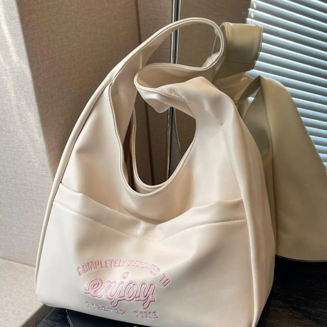 Summer 2024 Trendy Solid Color Large Capacity Tote Bag for Women for Gift, Retro Everyday Designer PU Leather Snap Handbag, Casual Back to School Shoulder Bag